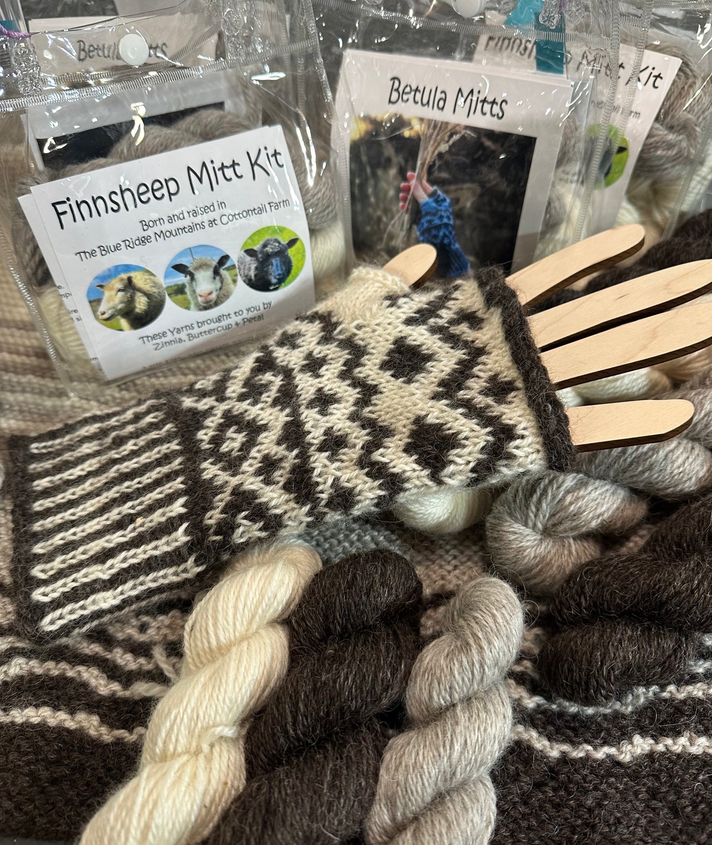 Fingerless mitt kit